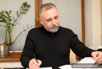 Calculate Taxable Amount When You Cash In a Whole Life Policy