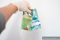 ETF Strategies for Canadian Investors to Hedge a Weak Canadian Dollar