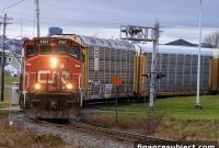 Canadian National Q2 Profit Rises, Outlook Cut on Tariff Fears