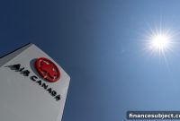 Air Canada Q2 profit plunges over 50% amid challenging market